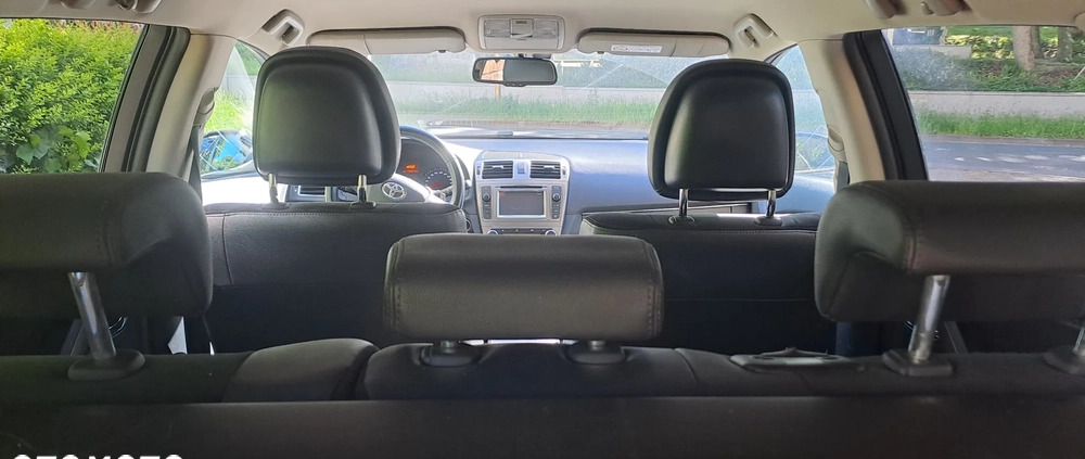 Toyota Avensis cena 38500 przebieg: 198500, rok produkcji 2013 z Świnoujście małe 56